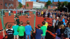 Siebenmeter-Schießen um den Finaleinzug: Schon bei den Spielen der Klassenstufen 5 und 6 ging es hoch her, hier zwischen den Teams Klosterhofschule A und KKS B.